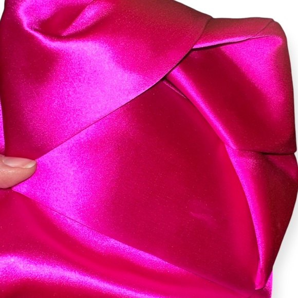 Badgley Mischka – JL0180 – Pink Twist Handle Satin Clutch - Picture 4 of 5